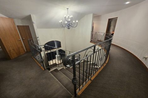 Photo of property in 33 Ruapehu Drive, Fitzherbert, Palmerston North, 4410