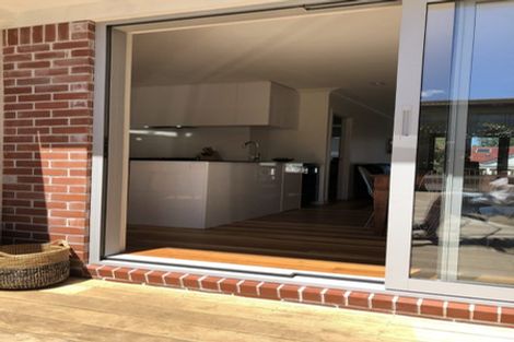 Photo of property in 2/1 Korau Road, Greenlane, Auckland, 1051