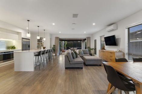Photo of property in 71 Pohutukawa Parade, Riverhead, 0820