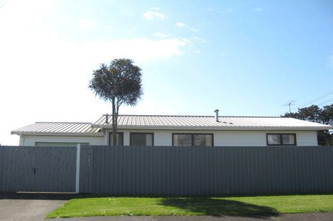 Photo of property in 3 Kaimata Street, Brooklands, New Plymouth, 4310