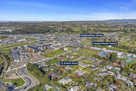 Photo of property in 14 Station Road, Huapai, Kumeu, 0810