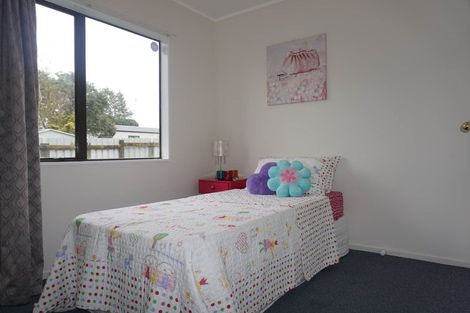 Photo of property in 2/46 Shifnal Drive, Randwick Park, Auckland, 2105