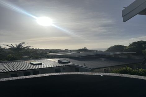 Photo of property in 2/12 Aotearoa Terrace, Murrays Bay, Auckland, 0630