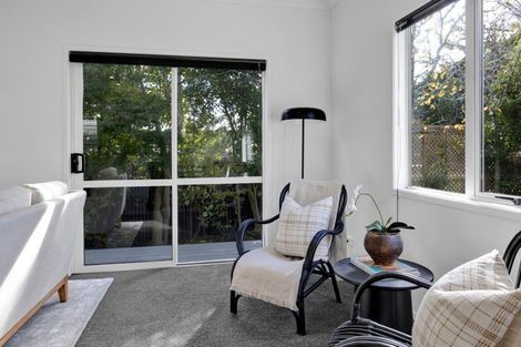 Photo of property in 308 Mangorei Road, Merrilands, New Plymouth, 4312