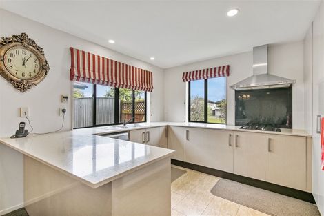 Photo of property in 27 Coachman Drive, Flat Bush, Auckland, 2016