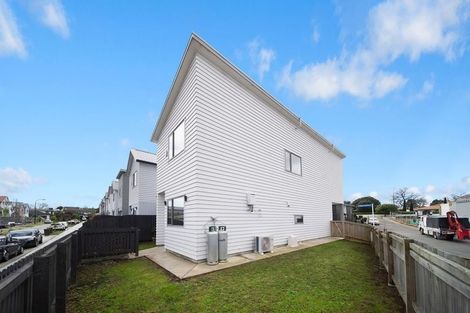 Photo of property in 3 Farranfore Road, Opaheke, Papakura, 2113