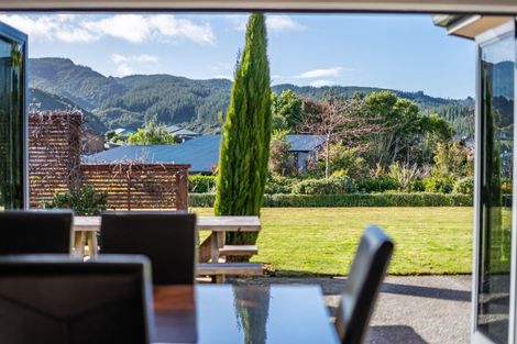 Photo of property in 76 Kirton Drive, Riverstone Terraces, Upper Hutt, 5018