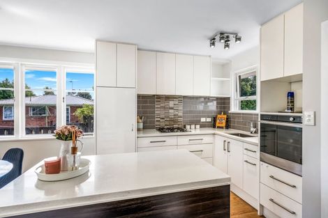 Photo of property in 35 Tampin Road, Hillpark, Auckland, 2102