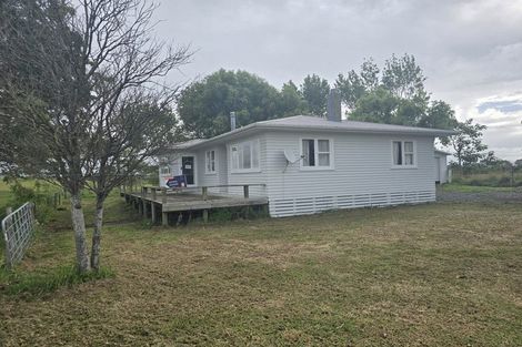 Photo of property in 880 Okahukura Road, Tapora, Wellsford, 0977