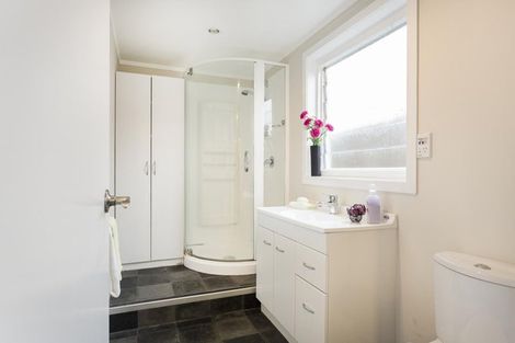 Photo of property in 53 Yeovil Road, Te Atatu Peninsula, Auckland, 0610