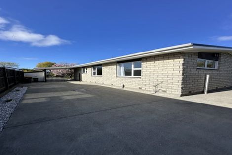 Photo of property in 19 Talltree Avenue, Avonhead, Christchurch, 8042