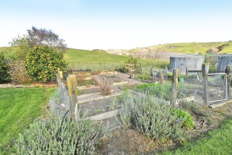 Photo of property in 301 Ranganui Road, Kaiwaka, 0573