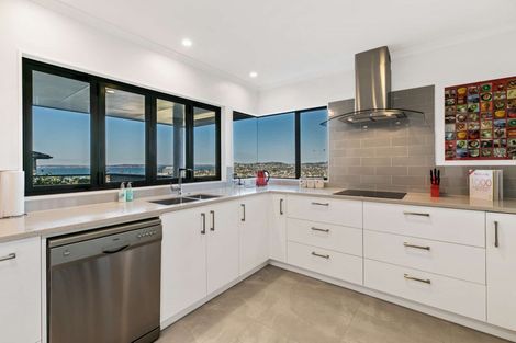 Photo of property in 7 Montcalm Close, Orewa, 0931