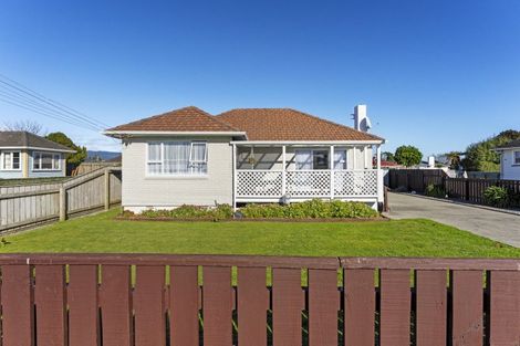 Photo of property in 12 Saint Annes Street, Levin, 5510