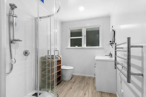 Photo of property in 111 Newlands Road, Newlands, Wellington, 6037