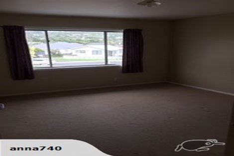 Photo of property in 8 Oxford Street, Tawa, Wellington, 5028