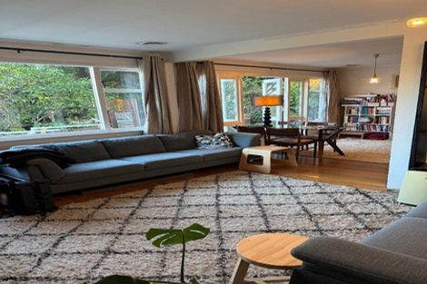 Photo of property in 5 Richmond Road, Mahina Bay, Lower Hutt, 5013