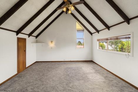 Photo of property in 88 Sturges Road, Henderson, Auckland, 0612