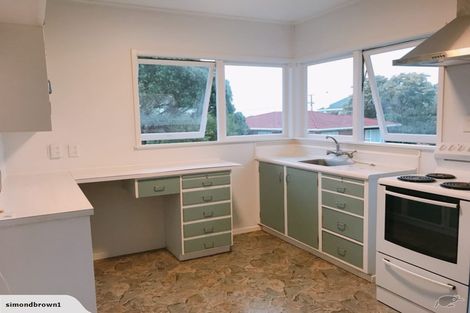 Photo of property in 2/12 Westwell Road, Belmont, Auckland, 0622