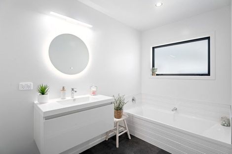 Photo of property in 9 Pisa Moorings Road, Mount Pisa, Cromwell, 9383