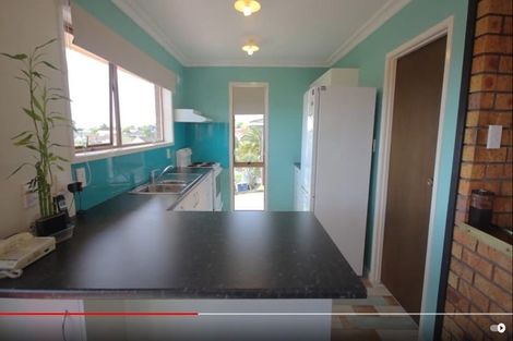 Photo of property in 1/4 Lydford Place, Glendene, Auckland, 0602