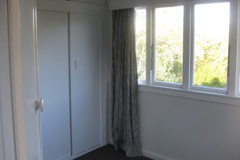 Photo of property in 12 Korotaha Terrace, Rothesay Bay, Auckland, 0630