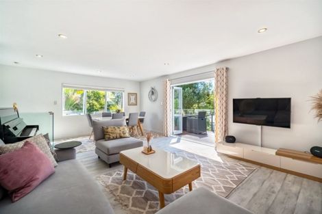 Photo of property in 2d Zion Road, Birkenhead, Auckland, 0626