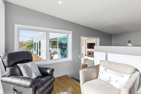 Photo of property in 156 Field Way, Waikanae Beach, Waikanae, 5036