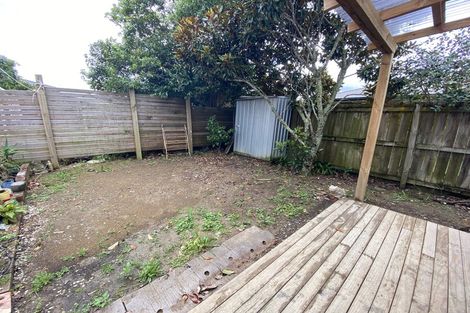 Photo of property in 5 Tawa Road, Te Atatu Peninsula, Auckland, 0610