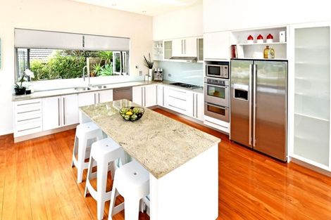 Photo of property in 108 Kittiwake Drive, Schnapper Rock, Auckland, 0632