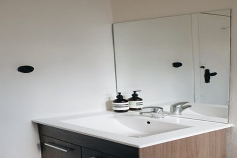 Photo of property in 1/98 Birkenhead Avenue, Birkenhead, Auckland, 0626