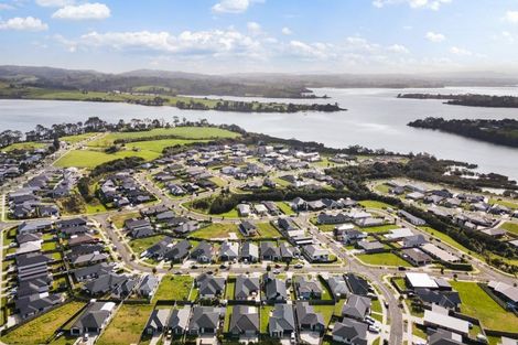 Photo of property in 24 Opouatu Avenue, Glenbrook, Waiuku, 2681