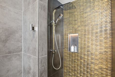 Photo of property in 6a Kohanga Road, Mangere Bridge, Auckland, 2022