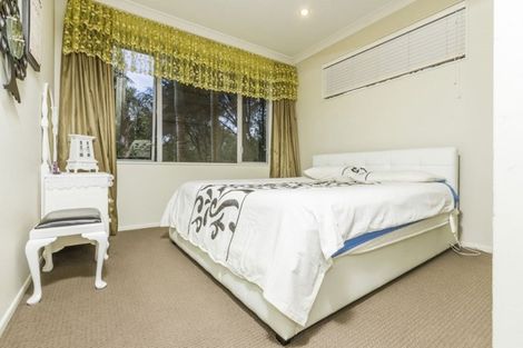 Photo of property in 11 Mistral Place, West Harbour, Auckland, 0618