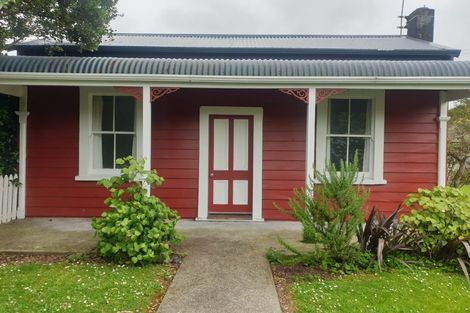Photo of property in 41-41a Carthew Street, Okato, 4335