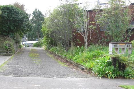 Photo of property in 16 Springdale Grove, Fitzherbert, Palmerston North, 4410