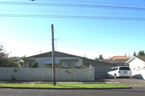 Photo of property in 8 Karaka Street, New Lynn, Auckland, 0600