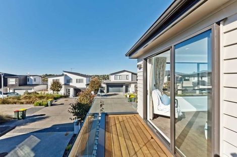 Photo of property in 5 Shelby Place, Long Bay, Auckland, 0630