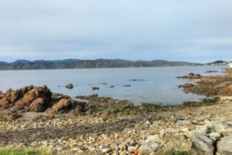 Photo of property in 261 Karaka Bay Road, Karaka Bays, Wellington, 6022