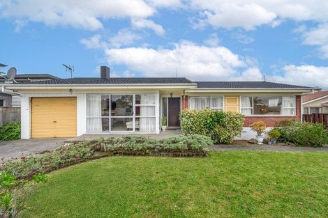 Photo of property in 78 Botany Road, Botany Downs, Auckland, 2010