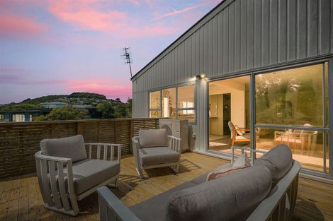 Photo of property in 34 Oak Avenue, Paremata, Porirua, 5024