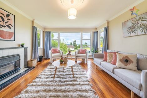 Photo of property in 27 Magnolia Grove, Maungaraki, Lower Hutt, 5010