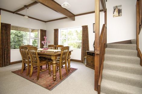 Photo of property in 200 Aokautere Drive, Fitzherbert, Palmerston North, 4471