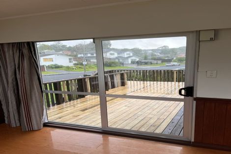 Photo of property in 17 Salamanca Road, Sunnynook, Auckland, 0620