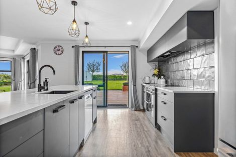 Photo of property in 28 Landsborough Drive, Darfield, 7571