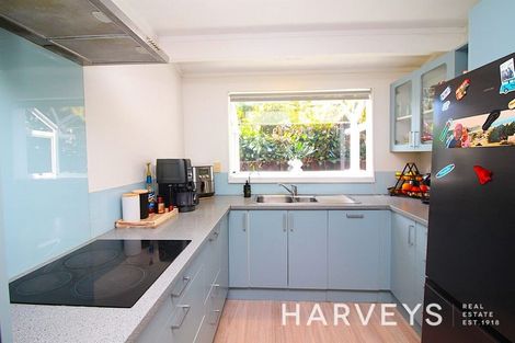 Photo of property in 5 Porter Avenue, Te Atatu South, Auckland, 0610