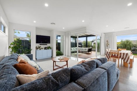 Photo of property in 409 Frankley Road, Ferndale, New Plymouth, 4310