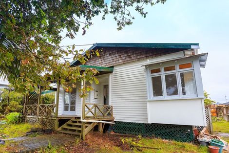 Photo of property in 11 Clayburn Road, Glen Eden, Auckland, 0602