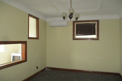 Photo of property in 81 Northland Road, Northland, Wellington, 6012