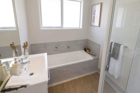 Photo of property in 4 Kohekohe Drive, Owhata, Rotorua, 3010